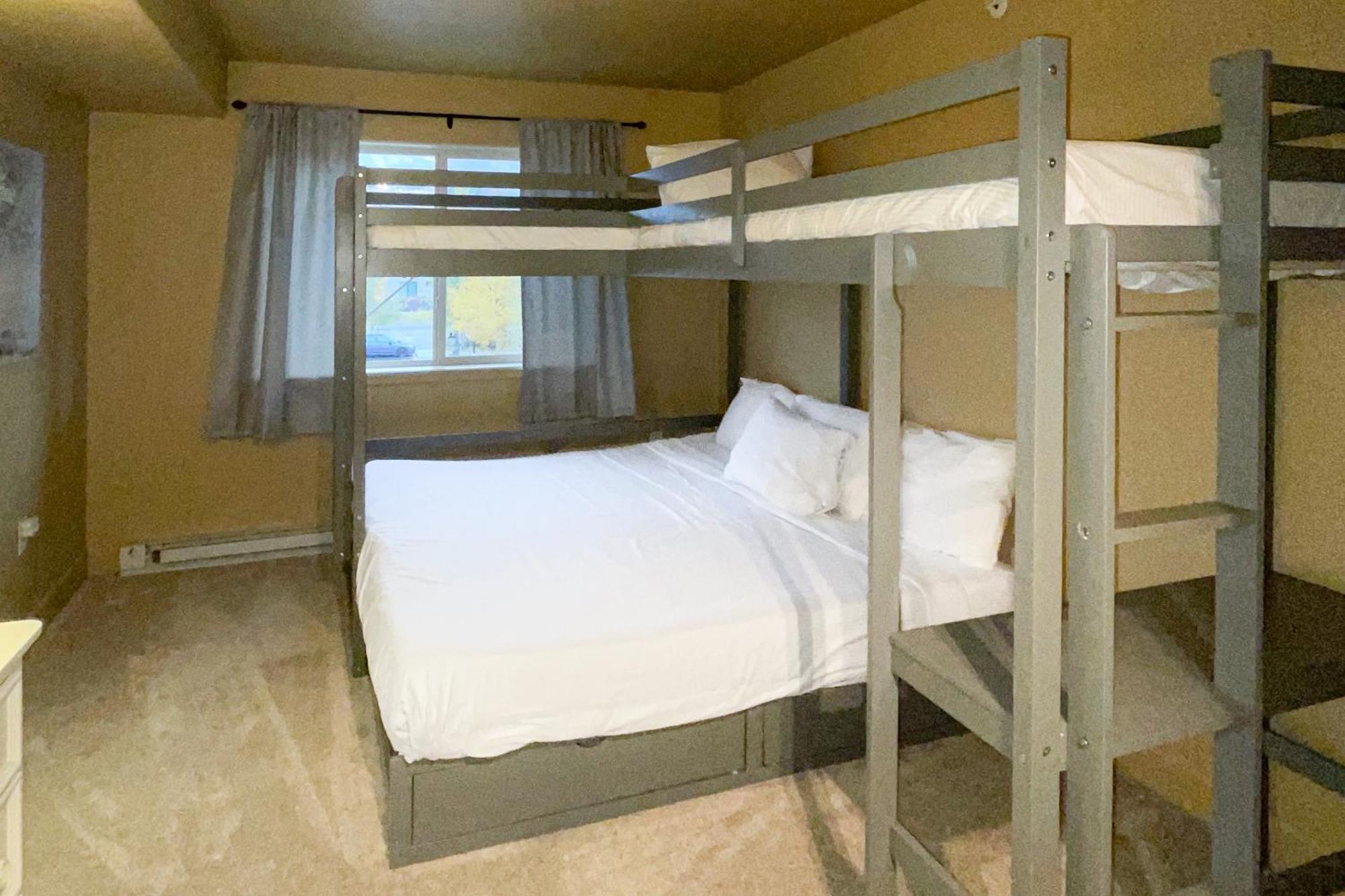 First Tracks Apartment Steamboat Springs Room photo
